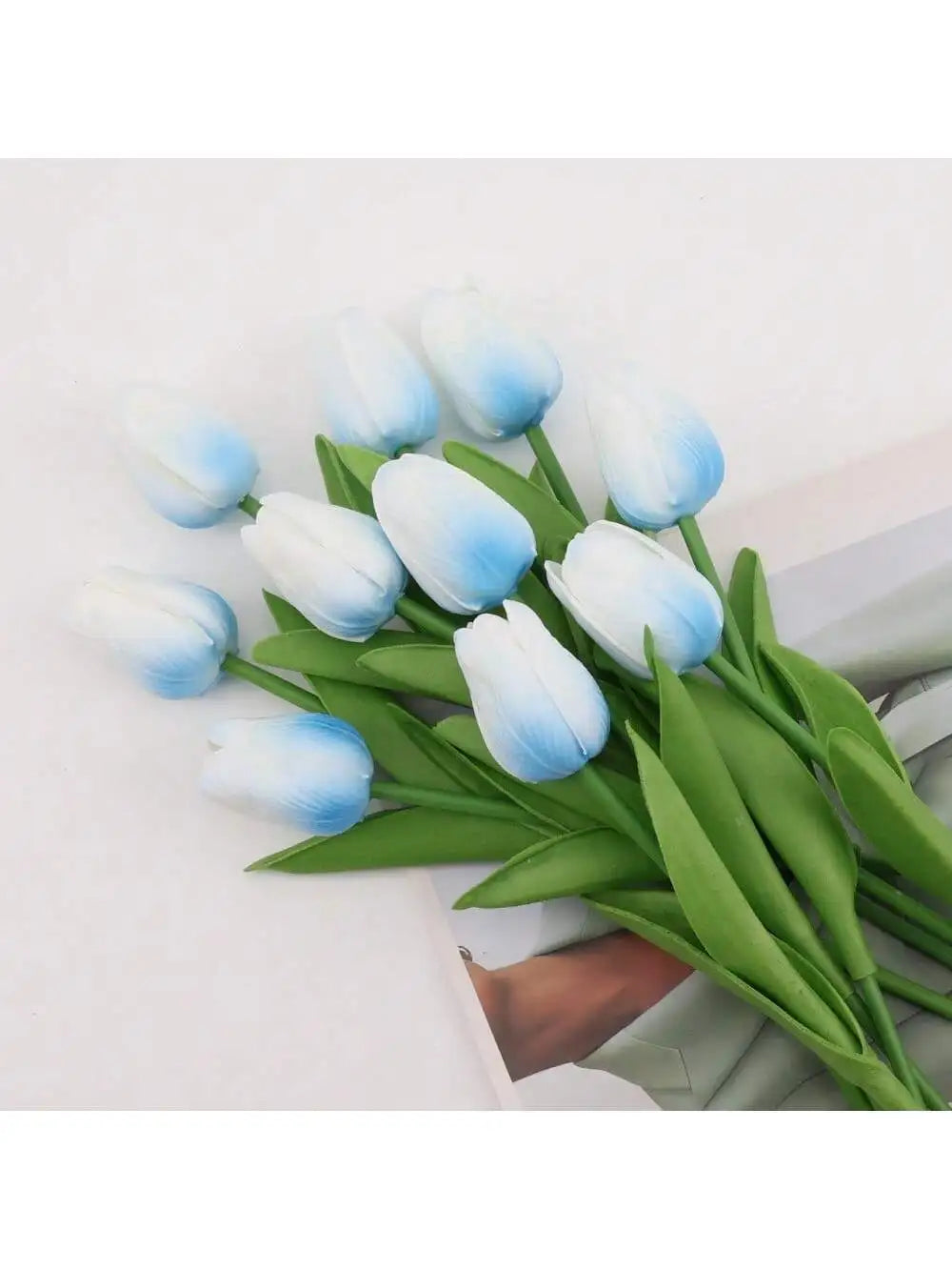 A Set of 6 Artificial Tulips, Suitable for Home Decoration, Anniversary Desktop Flower Decoration, Realistic Fake Tulip Flowers