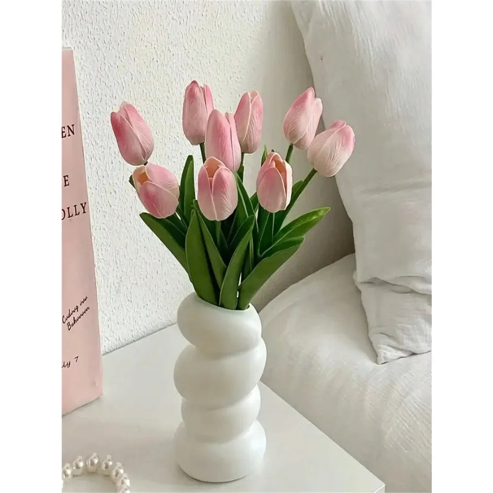 A Set of 6 Artificial Tulips, Suitable for Home Decoration, Anniversary Desktop Flower Decoration, Realistic Fake Tulip Flowers