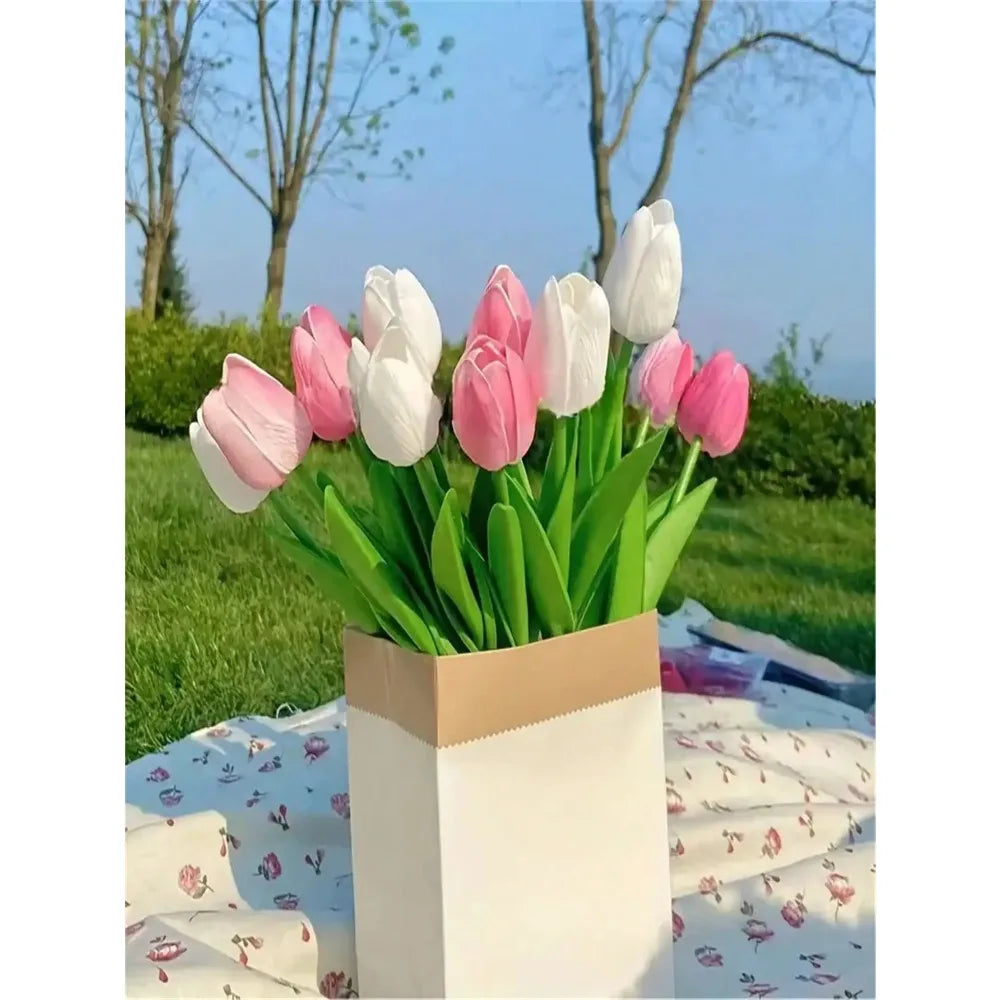 A Set of 6 Artificial Tulips, Suitable for Home Decoration, Anniversary Desktop Flower Decoration, Realistic Fake Tulip Flowers